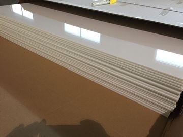 Fildişi Beyaz PVC Tavan Panelleri Parlak Yağ Koruma Plastik Tavan Fayansları 603mm x 1210mm